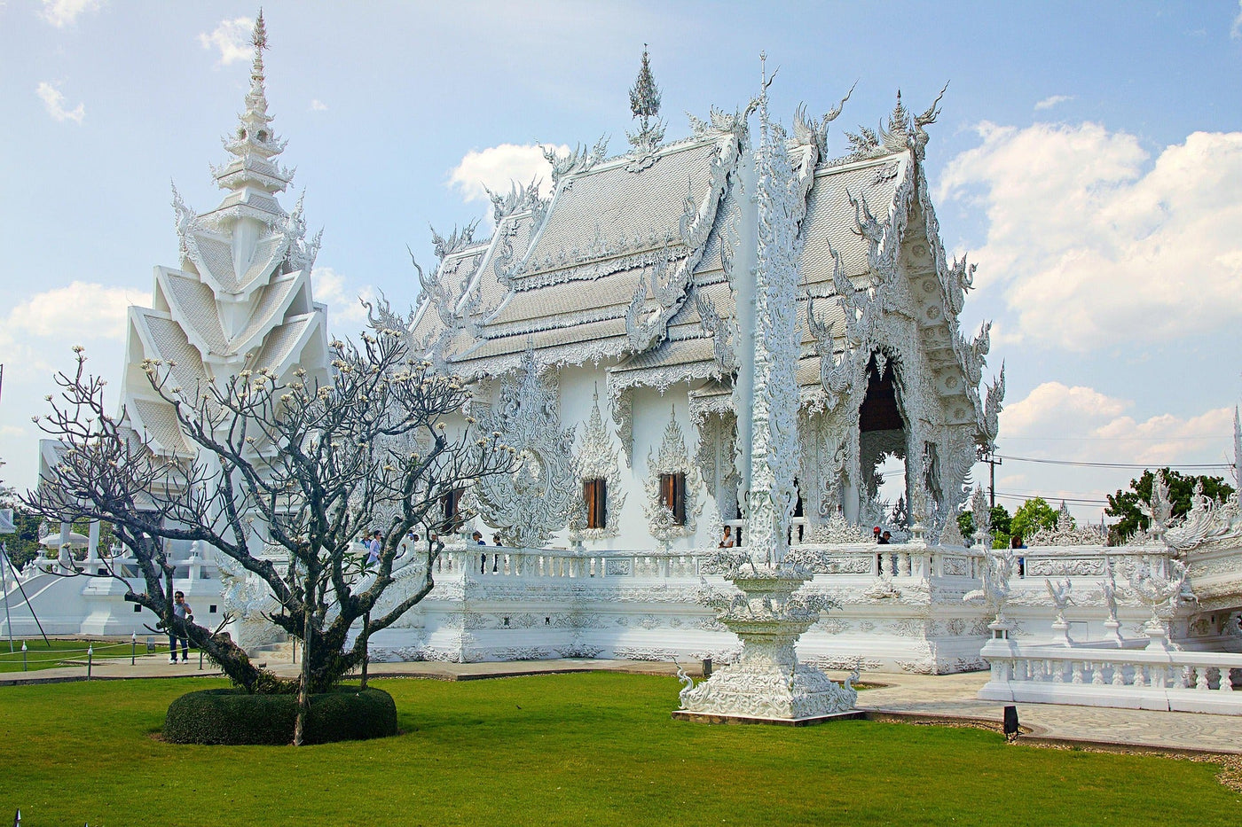 How Many Temples Are There in Thailand